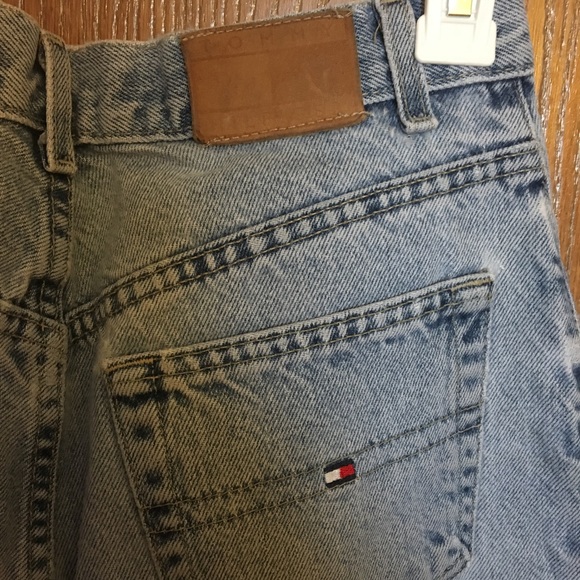 Vintage High Waisted Tommy Hilfiger Mom Jeans - Picture 5 of 7